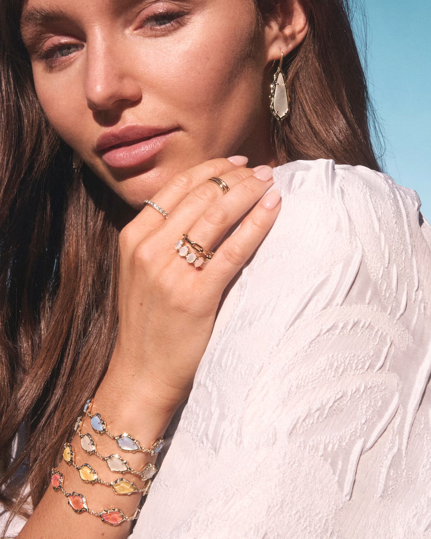 KENDRA SCOTT ADRIANA SCALLOP FRAME DELICATE CHAIN BRACELET