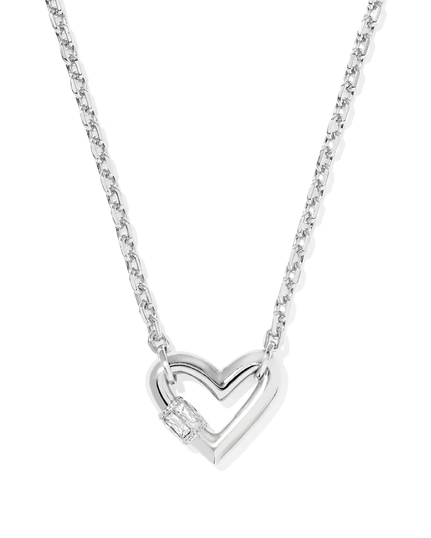 KENDRA SCOTT EMERY HEART SHORT PENDANT NECKLACE