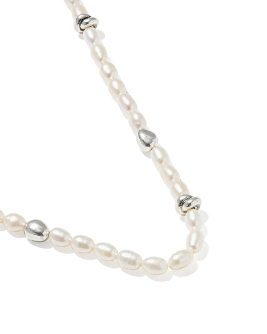 KENDRA SCOTT GABRIELLA PEARL STRAND NECKLACE
